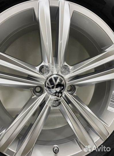 Новые Volkswagen Tiguan new, Nokian 235/55 R18