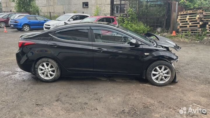 Кронштейн усилителя заднего бампера левый Hyundai Elantra (MD) 86681-3X700