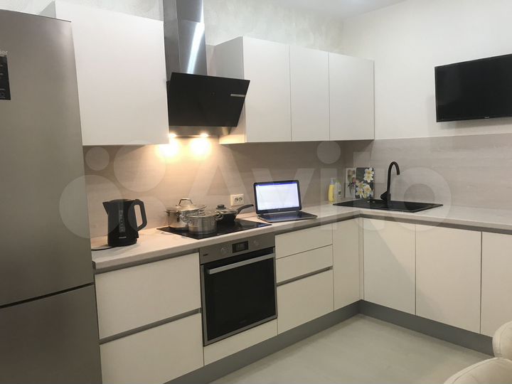 2-к. квартира, 65 м², 1/12 эт.