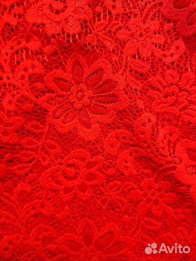 Отрез ткани гипюр красный