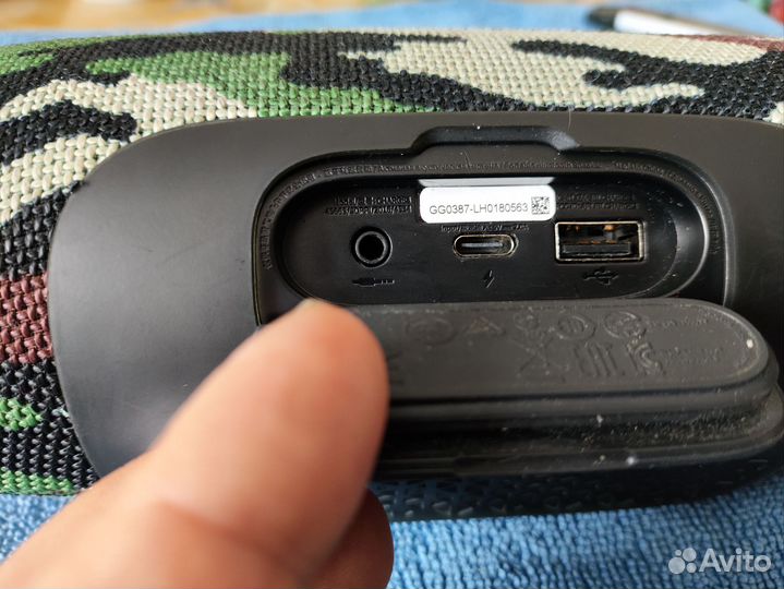 Колонка jbl charge 3