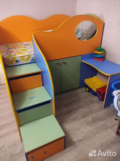 Кровать-чердак с матрасом