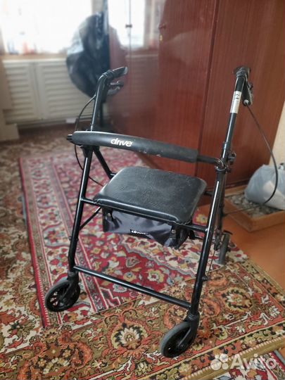 Ходунки для взрослых на колесах