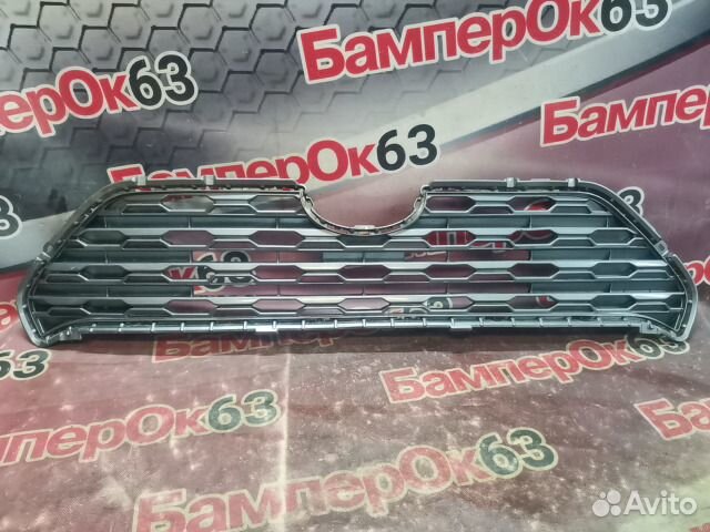 Решетка радиатора передняя Toyota RAV4