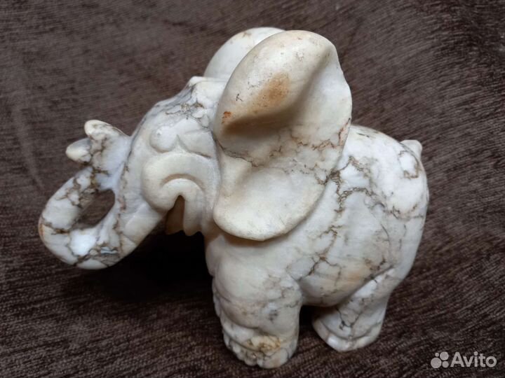 Старинный слон. Китай. мрамор, начало 20 века