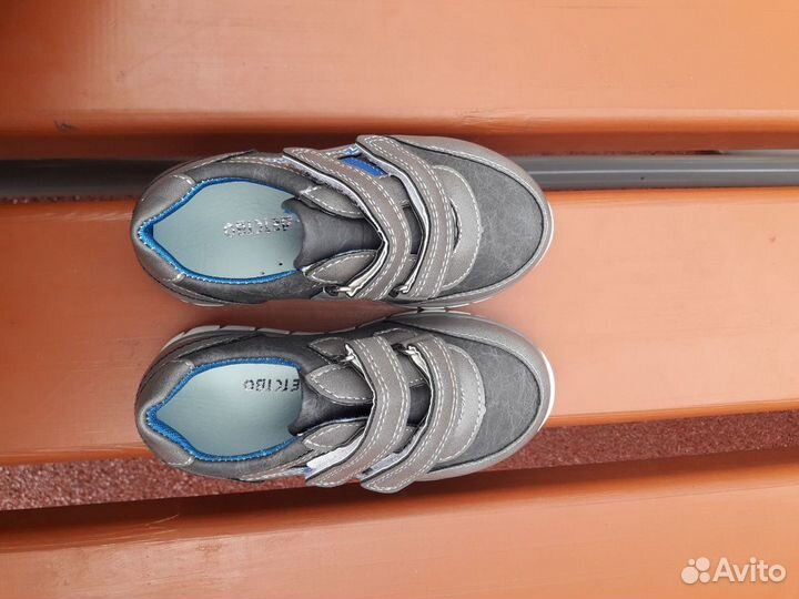 Полуботинки(кроссовки) новые 23-24р