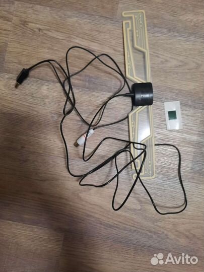 Антенна комнатная с усилителем