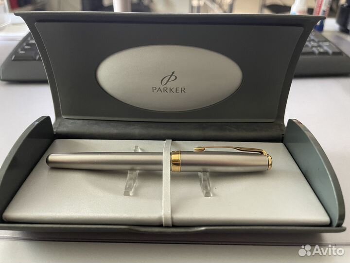 Ручка Parker с золотым пером