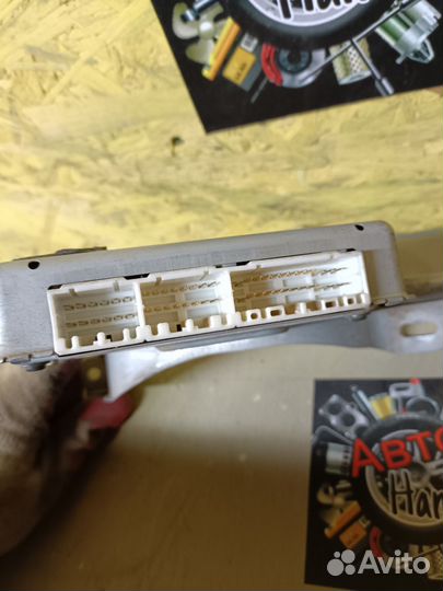 Блок управления ABS Toyota Gaia SXM15 3SFE 4WD