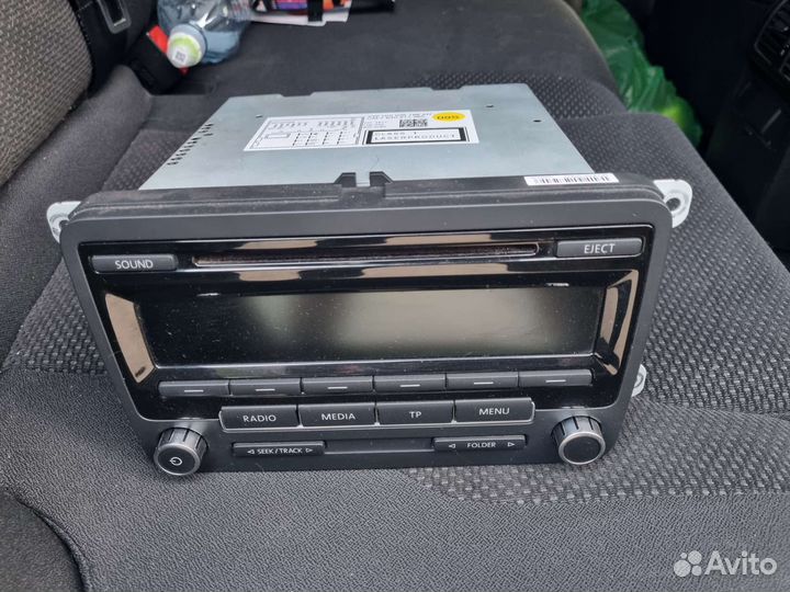 Магнитола на passat Б6