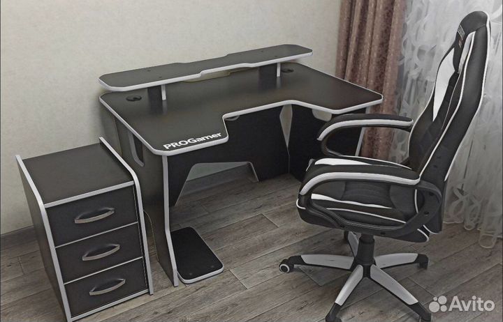 Компьютерный стол игровой