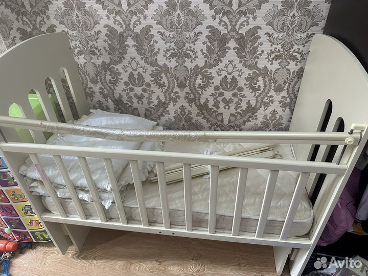 Детская кроватка