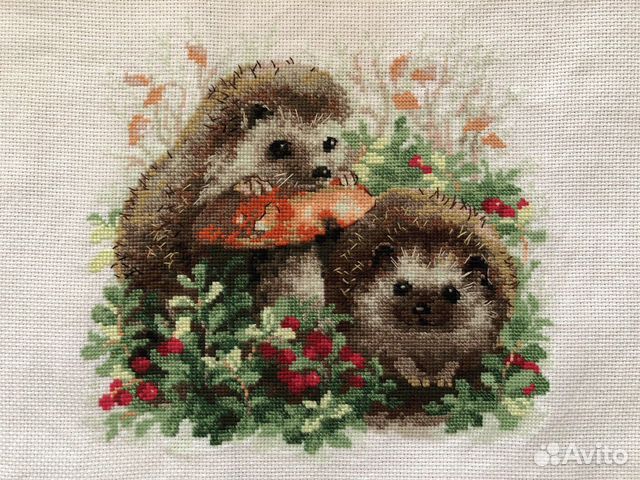 Картина «Ежики в бруснике» ручная работа