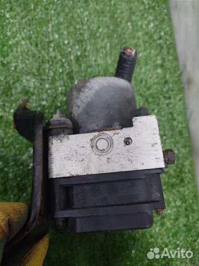 Насос ABS Toyota Avensis T25 2004