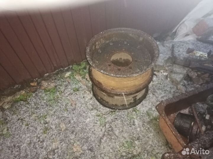 Балка со ступицами под газоновские колеса