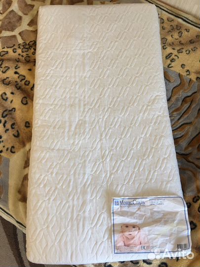 Детская кроватка, матрас, балдахин