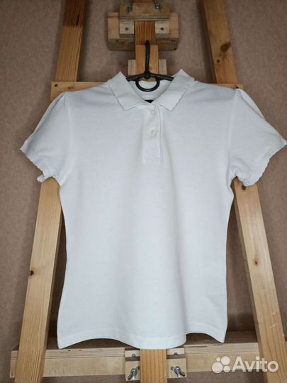 Белое школьное поло