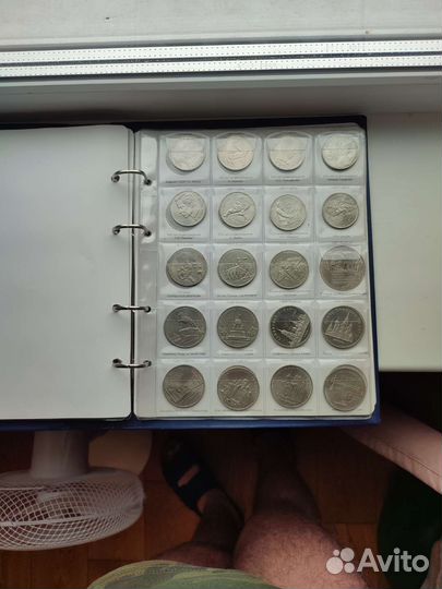 Альбом с юбилейными монетами СССР