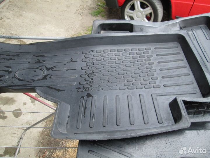 Автомобильные коврики бу резиновые