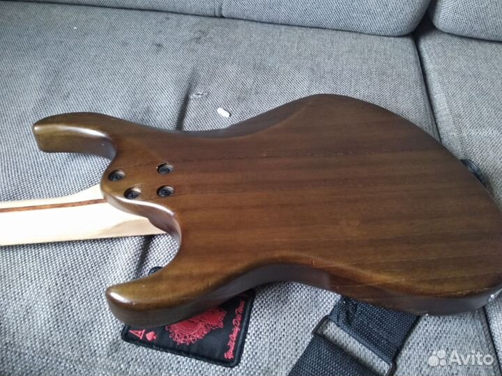 Электрогитара