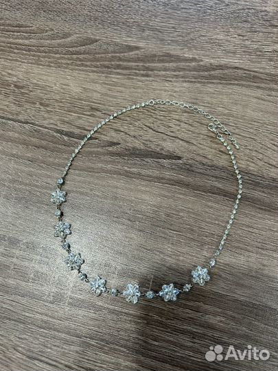 Украшение на шею