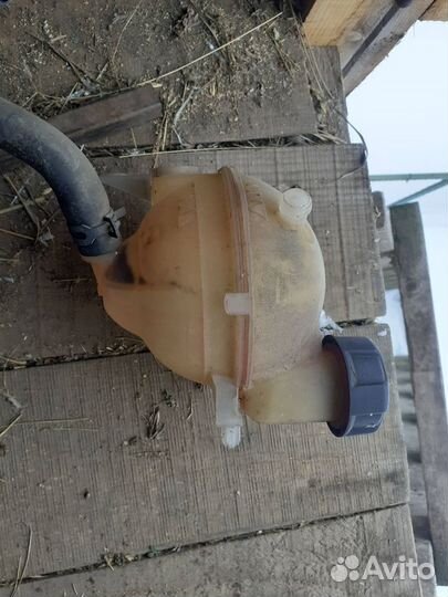 Расширительный бачок Peugeot 308