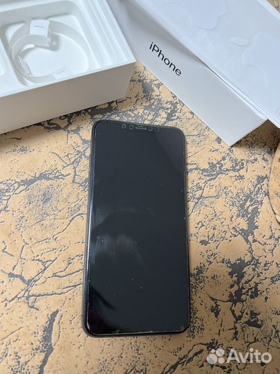 Телефон iPhone 10 xs
