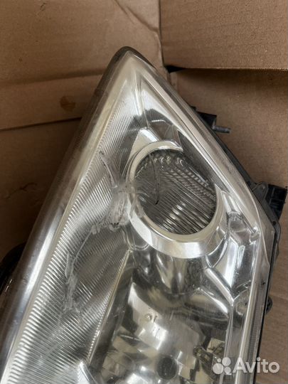 Передняя левая фара Nissan fuga