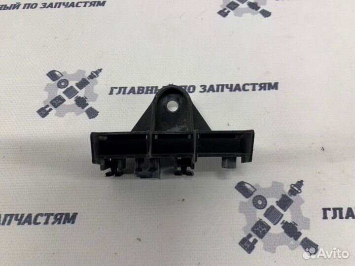 Крепление бампера Toyota Crown AWS210 2AR-FSE 2014