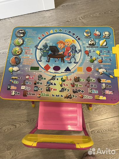 Стол и стульчик для ребенка