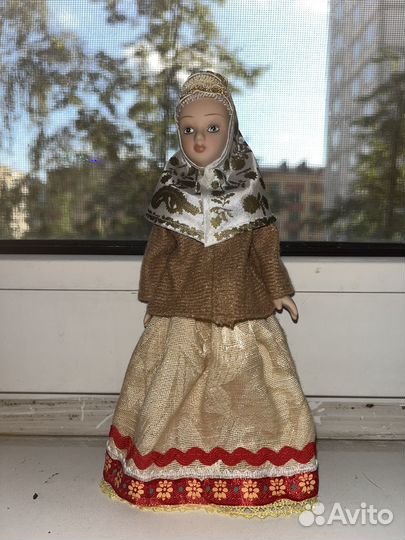 Кукла фарфоровая коллекционная