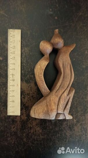 Статуэтка маленькая дерево