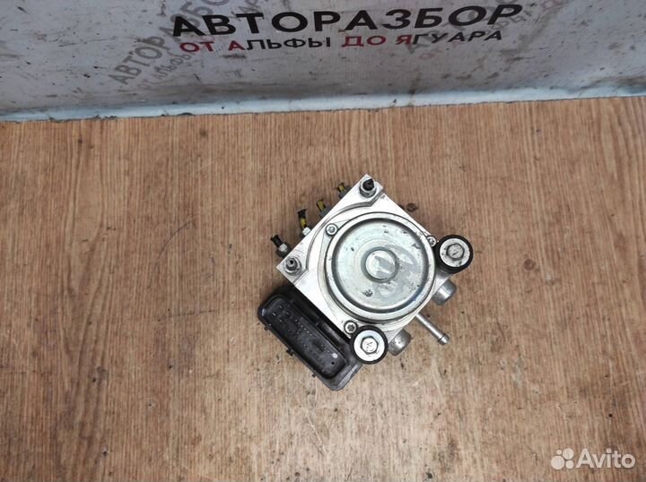 Блок ABS (насос) Nissan X-Trail (T31) 2007-2015