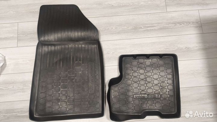2 коврика renault duster, рено дастер
