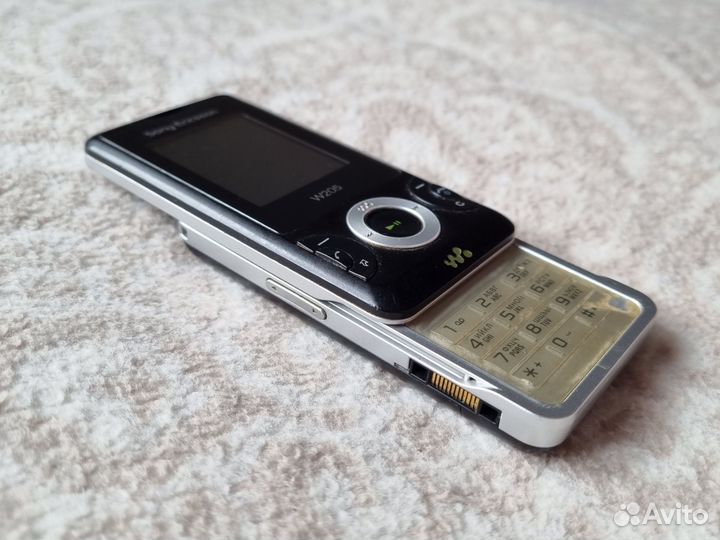 Sony Ericsson W205