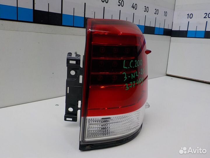 Фонарь задний правый наружный Toyota Land Cruiser