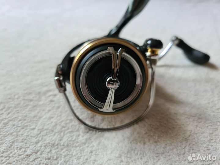 Катушка спиннинговая daiwa luvias LT3000S