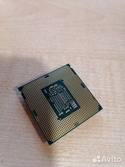 Процессор Intel i3 8100