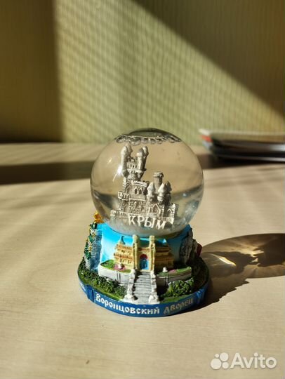 Стеклянный шар со снегом статуэтка Крым