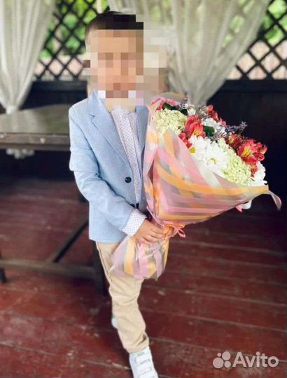 Пиджак с рубашкой и бабочка