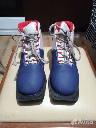 Лыжные ботинки 35