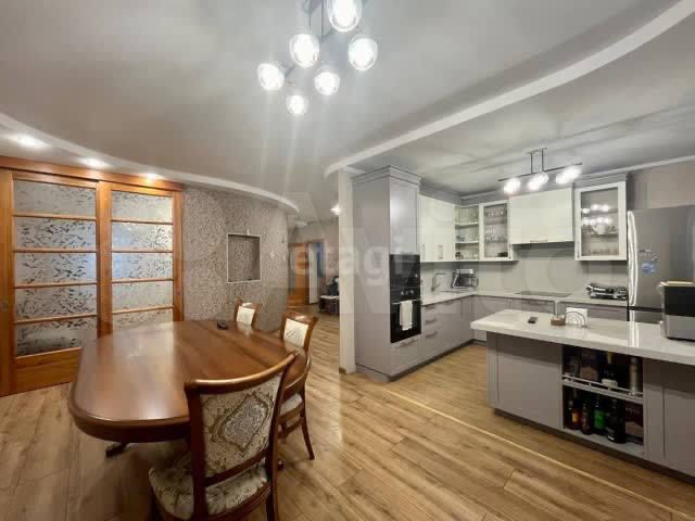 4-к. квартира, 114,2 м², 7/9 эт.