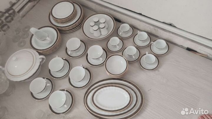 Шикарный столовый сервис 60предметов