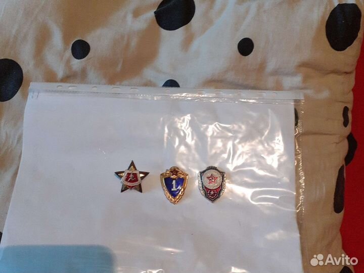 Значки цена за 3 шт