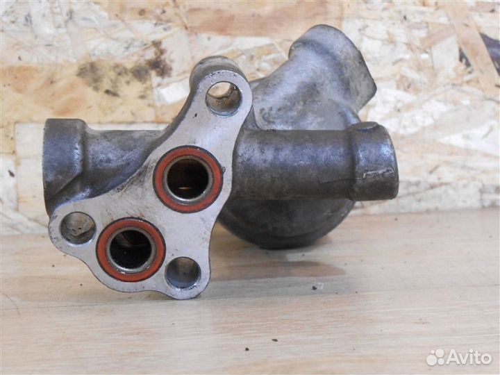 Кронштейн масляного фильтра Nissan Bluebird U14