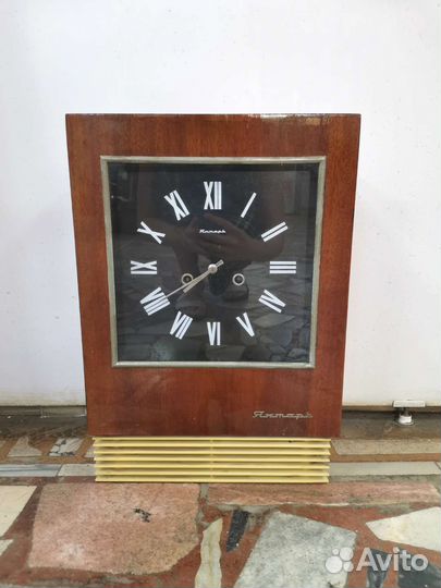 Часы настенные Янтарь с боем СССР На ходу
