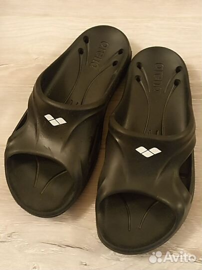 Шлепки арена