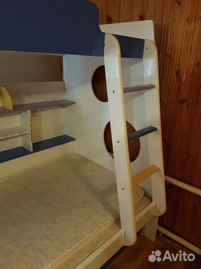 Двухъярусная кровать бу с матрасами