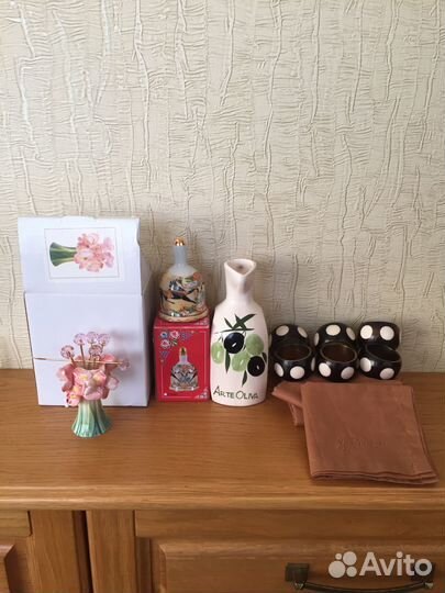 Сервировка:шпажки д/маслин,колокольчик,салфетницы