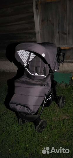 Прогулочная коляска новая